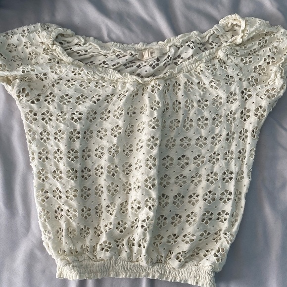 Cropped beige patterned shirt - Picture 2 of 2